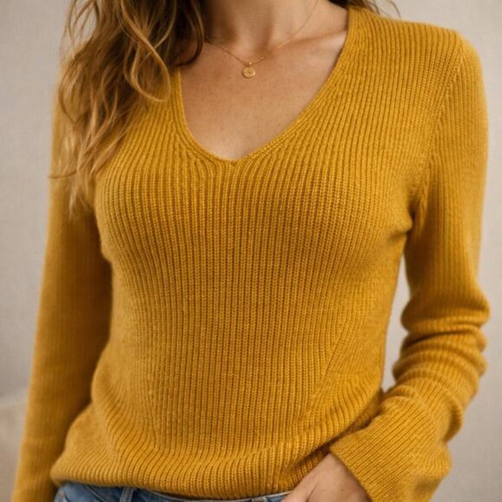 Truth by Republic Large Ribbed Knit Sweater VNeck Mustard Yellow Long Sleeve